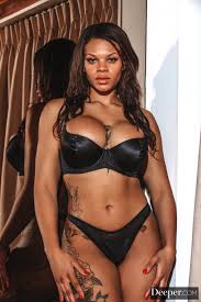 Halle Hayes gets tempted to resume their kinky relationship