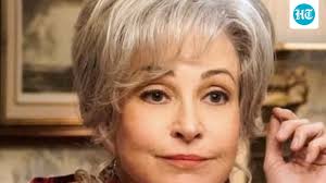 Annie Potts not dead: Fact-checking wild claims about Ghostbusters actor as she pens touching note for Tim Curry | Hindustan Times - Hindustan Times