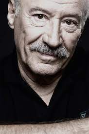 Victor rebengiuc poate juca strălucit orice rol, pentru că nu joacă niciodată rolul artistului. Victor Rebengiuc Actor Cinemagia Ro