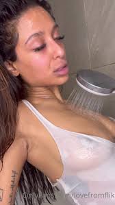Watch online Flik Renée aka lovefromflik OnlyFans - ITS HERE Suck & fuck  with me… in the shower Check your DM quick on X-video