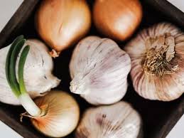 Despite proper storage, onions still manage to form green but what if your onions are sprouting? Is It Safe To Eat Sprouted Onion And Garlic The Times Of India