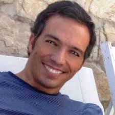 Alberto Roche's Instagram, Twitter & Facebook