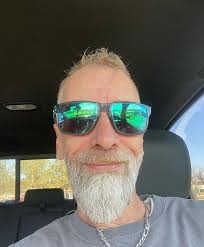 I'm new here I need more friends Send me friend request or chat me  privately Let's chat