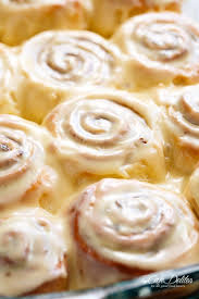 Quick Soft Cinnamon Rolls With A Cream Cheese Glaze Are Super Fluffy And Light With A Simple Homemade D Cinnamon Rolls Homemade Homemade Dough Cinnamon Rolls