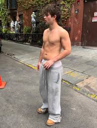 Matt Convard on X: you know he works out but you also know he chooses to  live a little 🍺🍕  X