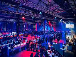 Check the cmcideddxxx swift / bic code details below. Targobank On Twitter Traditionen Soll Man Pflegen Deshalb Hat Die Targobank Wieder Zur Onebank Weihnachtsfeier Eingeladen Und Rund 3000 Targobanker Und Targobankerinnen Aus Ganz Deutschland Sind Nach Dusseldorf Gekommen Wir Freuen