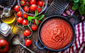 The acid content of tomato sauce is variable. Marinara Vs Tomato Sauce How Do They Differ And When To Use Them