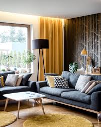 Welur W Miodzie Piekne Wnetrze Ubralismy Dzisiaj W Welurowe Zaslony W Odwaznym Mi Living Room Decor Curtains Dinning Room Decor Living Room Decor Apartment