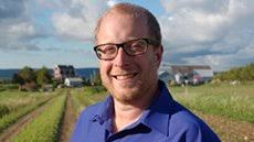 Nos agriculteurs rêvent d'amour, leurs prétendants et prétendantes aussi. L Amour Est Dans Le Pre Saison 4 Resume De La 4e Semaine Tvqc