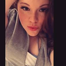 Ashley Slone (@dropdeadred93)