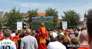 De mivb wil de rode duivels tot slot nog een duwtje in de rug geven met een beklede bus en tram. Brugse Supporters Vieren Overwinning Van Rode Duivels Focus En Wtv