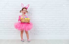 Check spelling or type a new query. Nina Feliz En Un Traje Del Conejo De Conejito De Pascua Con Orejas Y Una Cesta De Huevos Fotos Retratos Imagenes Y Fotografia De Archivo Libres De Derecho Image 53140997