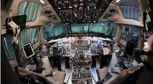 E' così che il fotografo ido wachtel ha scovato un gatto rinchiuso nella cabina di pilotaggio di un aereo fermo a terra nell'aeroporto di tel aviv da due settimane. Ipad Nelle Cabine Di Pilotaggio Al Servizio Dei Piloti Di Linea Ipad Iphone Italia