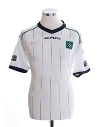 'eeuwige 25 cercle brugge', een boekje waarin de 25 belangrijkste voetballers van. Cercle Brugge 2016 17 Away Kit