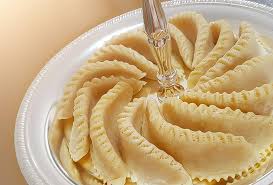 كعب الغزال المنقوش حلوى تقليدية لأعراس طنجة المغربية مجلة سيدتي