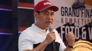 Saat ini bupati novi dan sejumlah orang lainnya masih berada di nganjuk untuk menjalani pemeriksaan awal. C0gnd9tyaxppxm