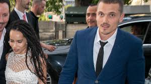 Aug 19, 2021 · channing tatum & zoe kravitz dating is the best news i've had today — vanessa (@princessve) august 19, 2021. Schauspielerin Zoe Kravitz Und Ehemann Karl Glusman Haben Die Scheidung Eingereicht