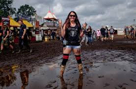 It's at the point where wacken open air can sell out before almost. Wacken Festival 2016 So Rocken Die Heavy Metal Fans Durch Den Matsch Panorama Stuttgarter Zeitung