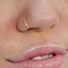 Ob ohrstecker, lippenpiercing, fake plugs oder septum clicker. Finden Jungs Nasenpiercings Schon Hasslich Liebe Und Beziehung Piercing Nase