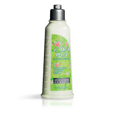 100% pure vegan organic oils cruelty free, sulfate free and paraben free prevents hair loss and helps grow hair back helps agains eczema for men and woman contains rosemary oil: Vitoria Regia Day Flower Body Lotion