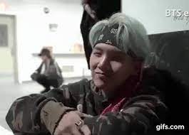 Yoongi Cute Gif Mic Drop Mv Shooting Mic Drop Mv Mic Drop Yoongi Cute Gif