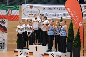 Als hochzeitsgeschenk präsentiert heinrich steinweg 1825 sein erstes selbstgebautes tafelklavier erster güte. Deutscher Meister 4er Kunstradsport Elite Frauen Rkv Denkendorf 1 Grmsv Moers