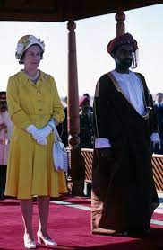 in oman queen elizabeth queen hat queen pictures