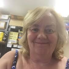 Is there a dulverton Art group? I think I remember them showing work and  selling them in town x