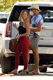 Clare Crawley Seen Filming The Bachelorette At La Quinta Resort It S A Protective Bubble Source Clare Crawley Crawley Bachelorette