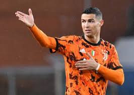 Italian professional footballer carlo pinsoglio plays as a goalkeeper for the juventus in serie a league. Ronaldo Defended By Friend Pinsoglio Over Juve Free Kick Frustration As Com