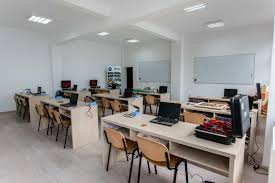 Operator, technical consultant, operator productie și altele! DouÄ Companii Au FÄcut O SalÄ De ClasÄ Pentru Elevii Scolii De ElectronicÄ Automatizare De La UrlaÅ£i Vezi Video