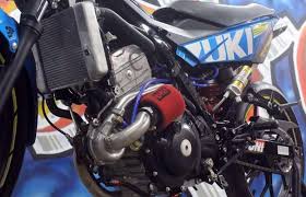 Dari jalan raya kami melalui jalan perkebunan tebu hampir satu jam baru sampai ke lokasi. Suzuki Pamerkan Satria F150 Fi Turbo Output Power 36 5 Ps Kalahkan Sport 250cc 2 Silinder