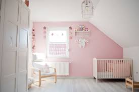 Le mobilier a été repeint pour respecter l'harmomie des couleurs. Chambre De Bebe Jolies Photos Pour S Inspirer Cote Maison