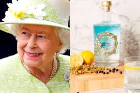 La Reina Isabel II comercializa su propia marca de ginebra, elaborada con  plantas del Palacio de Buckingham » Intriper
