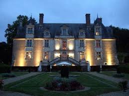 En pleine vallée de la loire, le château de noizay est un hôtel et restaurant relais & châteaux situé à 10min d'amboise dans un cadre verdoyant. Chateau De Noizay Beautiful Castles Loire Valley Best Hotels