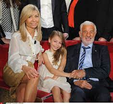 Jean Paul Belmondo Elodie Constantin Ursula Andress Les Femmes De Sa Vie Tele Loisirs