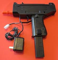 A child's bb gun is not a toy. Uzi Auto Electric Airsoft Gun With Rechargeable Battery And Battery Charger Ebay