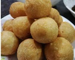 Selalu kan makan kuih bom suapan pertama tu mesti rasa berminyak? Kuih Bom Inti Ikan Ni Sangat Sedap Berbaloilah Cuba