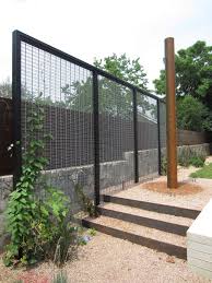 Modern Trellis With Creeper To Act As Garden Room Divider Backyard Privacy Fence Design Modern Trellis