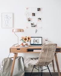 Tips and ideas for home office design layout makeovers to inspire creativity and boost productivity. Inspo Decor Escritorio Estilo Pinterest Flor De Papel Home Office Decor Feminine Home Offices Office Interiors