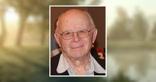 Alice Falkenstein's Instagram, Twitter & Facebook