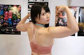 母に伝えた時は…泣かれましたね」パワーリフティングでも優勝した“セクシー女優”が、本気でプロレスに挑戦するワケ - プロレス - Number Web  - ナンバー