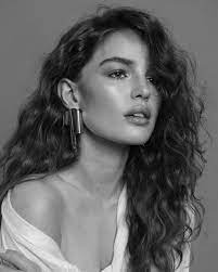 4 1 14 Captain America The Winter Soldier Nyc Ringing Bell Portrait Photography Women Face Photography Curly Hair Styles Naturally