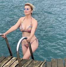 Songul Karli - Free pics, galleries & more at Babepedia