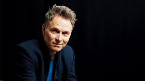 He studied long form improvisation at new york's upright citizens brigade theater and performed in numerous shows there, including the real real world and the swarm. Tim Daly Biography Height Life Story Super Stars Bio