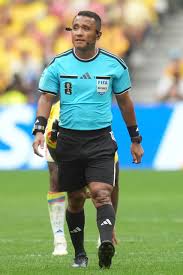 El salvadoreño Iván Barton dirigirá la semifinal Francia-España