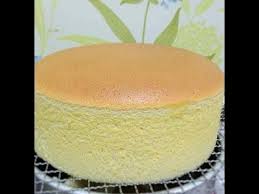 الكيك الاسفنجي الشاهق الارتفاع بالنشا و الماء اسهل طريقة لعمل الاسبونج كيك مامي عسولة Youtube Cake Recipes Cake Recipes