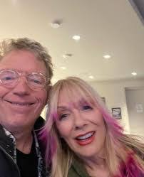 Elisa Avery's Instagram, Twitter & Facebook