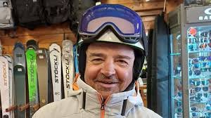 Marcos Sierra, organizador de viajes a la nieve: «Para lo lejos que  estamos, sorprende la cantidad de esquiadores gallegos»