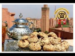 60 غريبة بشوكولا الفيرميسال وصفة اقتصادية حلويات العيد التعاون السادس Ghriba Au Chocolat Vermicelle Youtube Moroccan Cooking Moroccan Food Cooking Channel